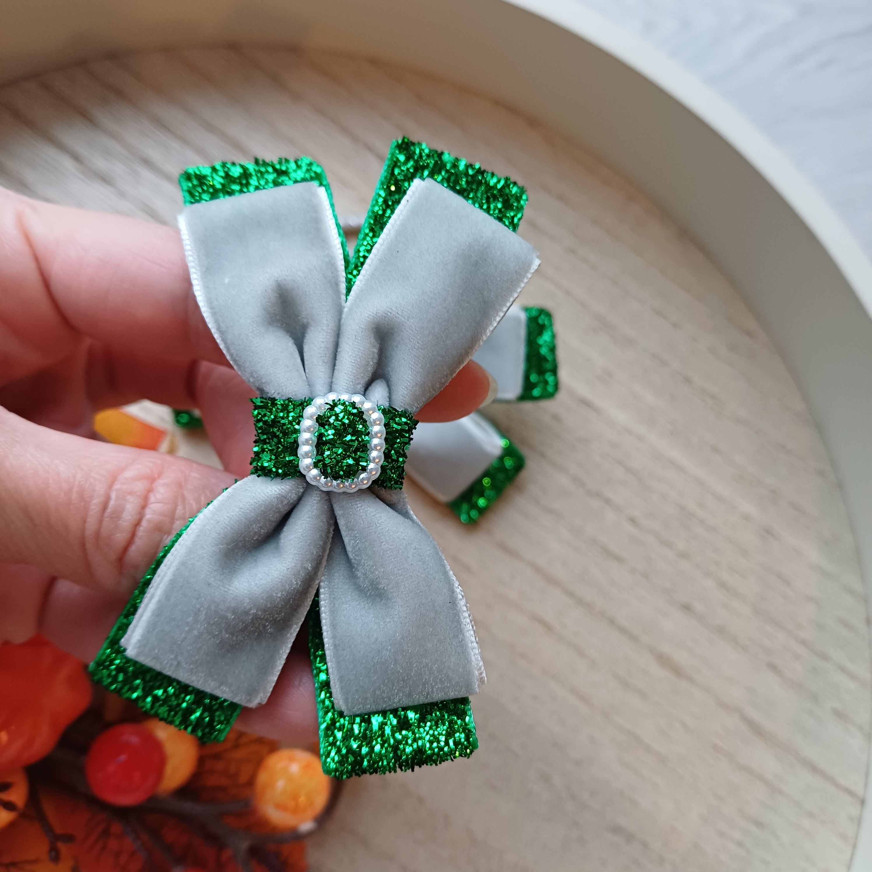 Rankų darbo plaukų gumelės