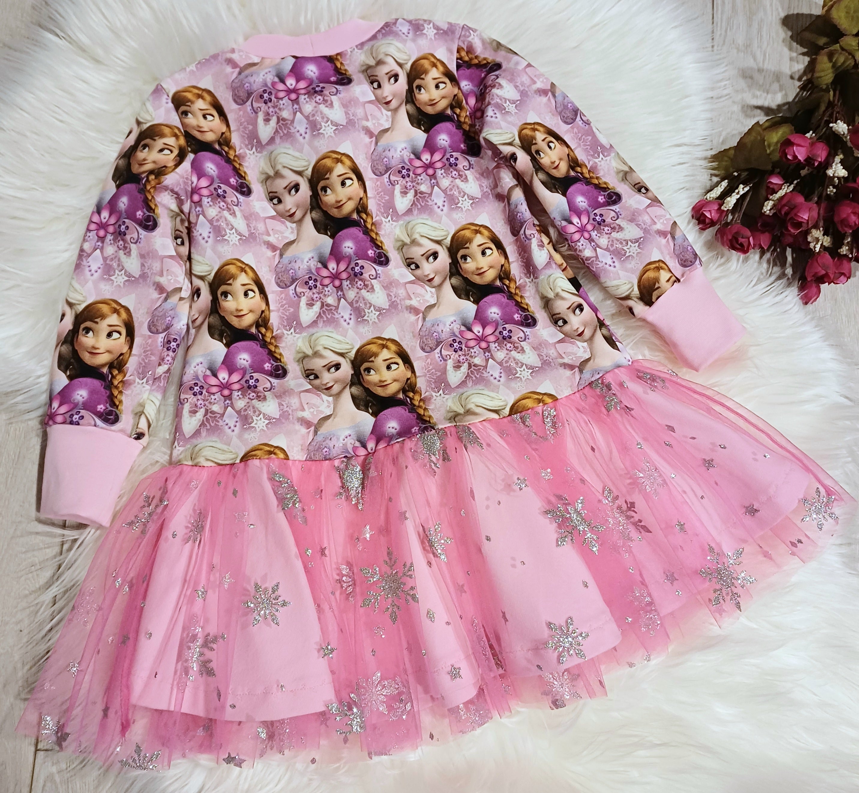 Rankų darbo rožinė, puošni suknelė mergaitėms