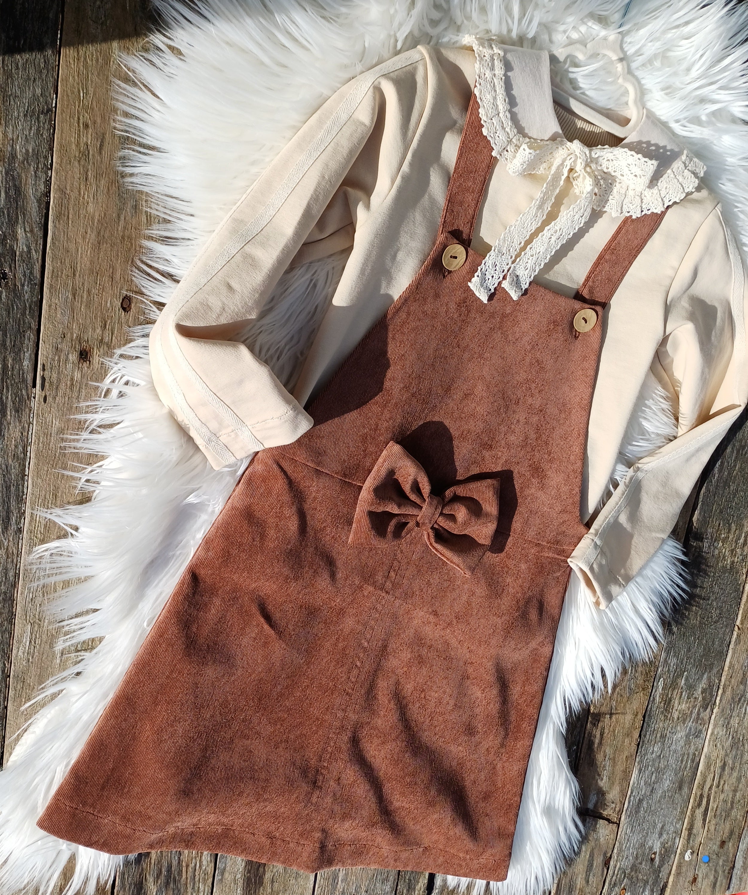 NAUJIENA mergaitiškas kostiumėlis - sarafanas su palaidine ir linine apykakle