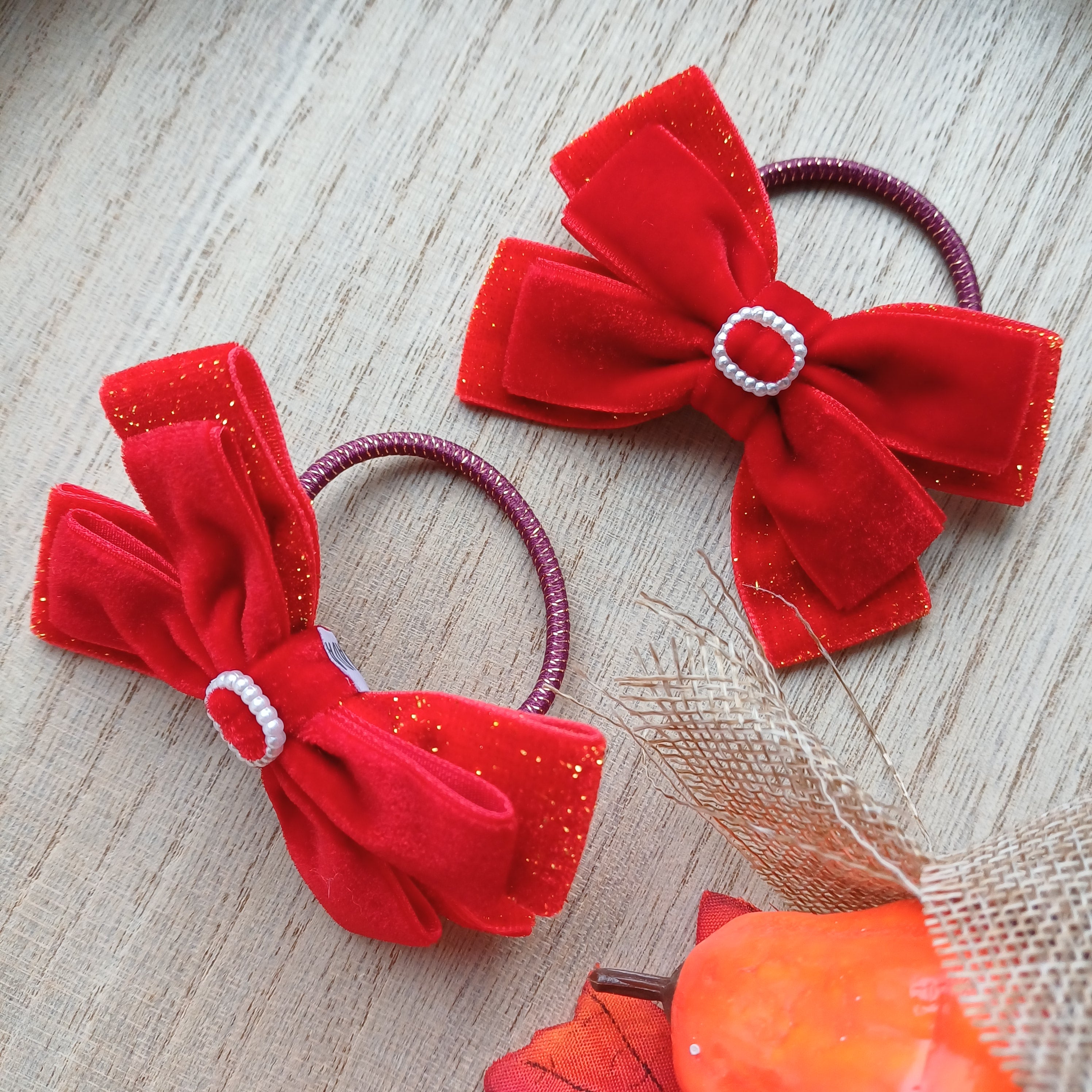 Rankų darbo plaukų gumelės