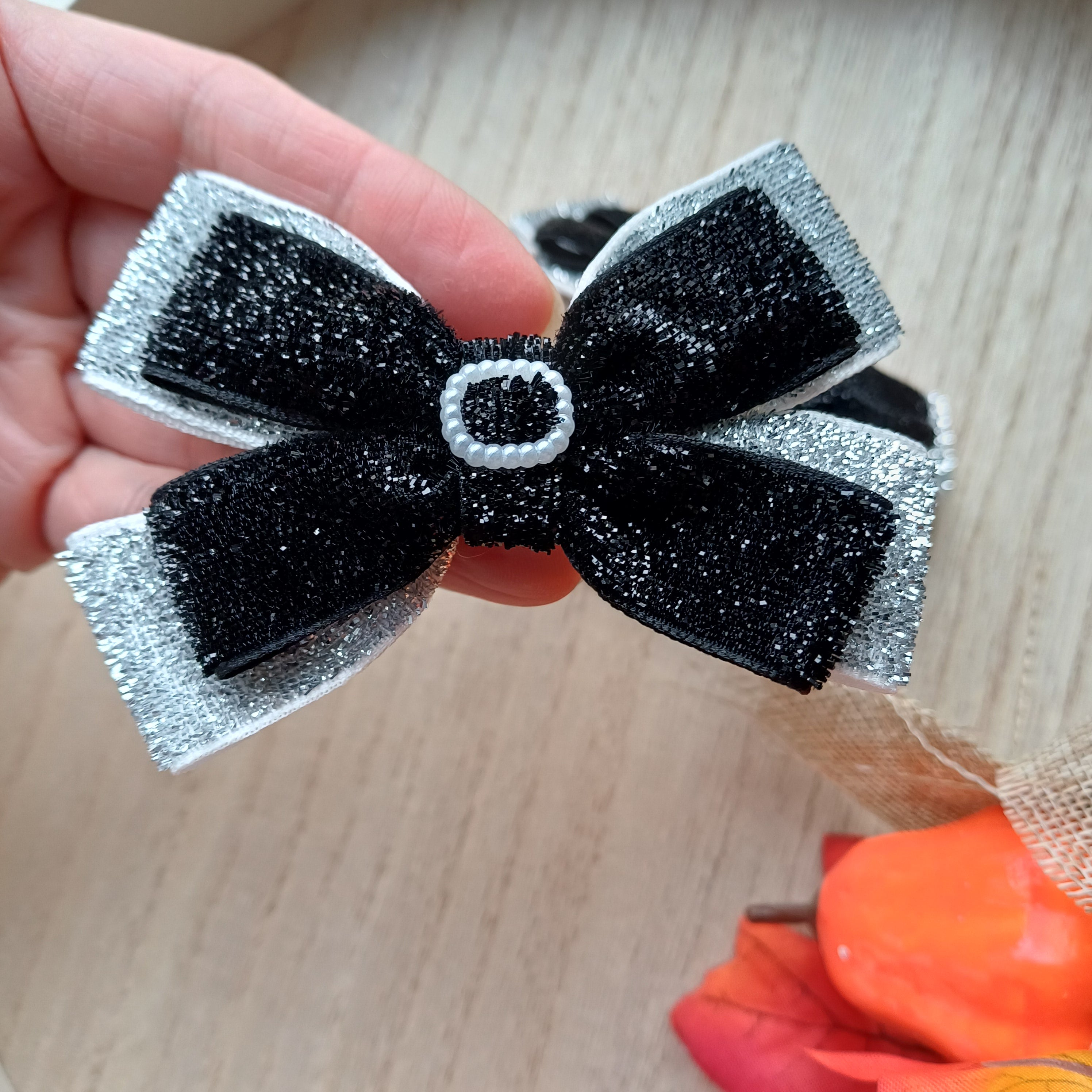 Rankų darbo plaukų gumelės