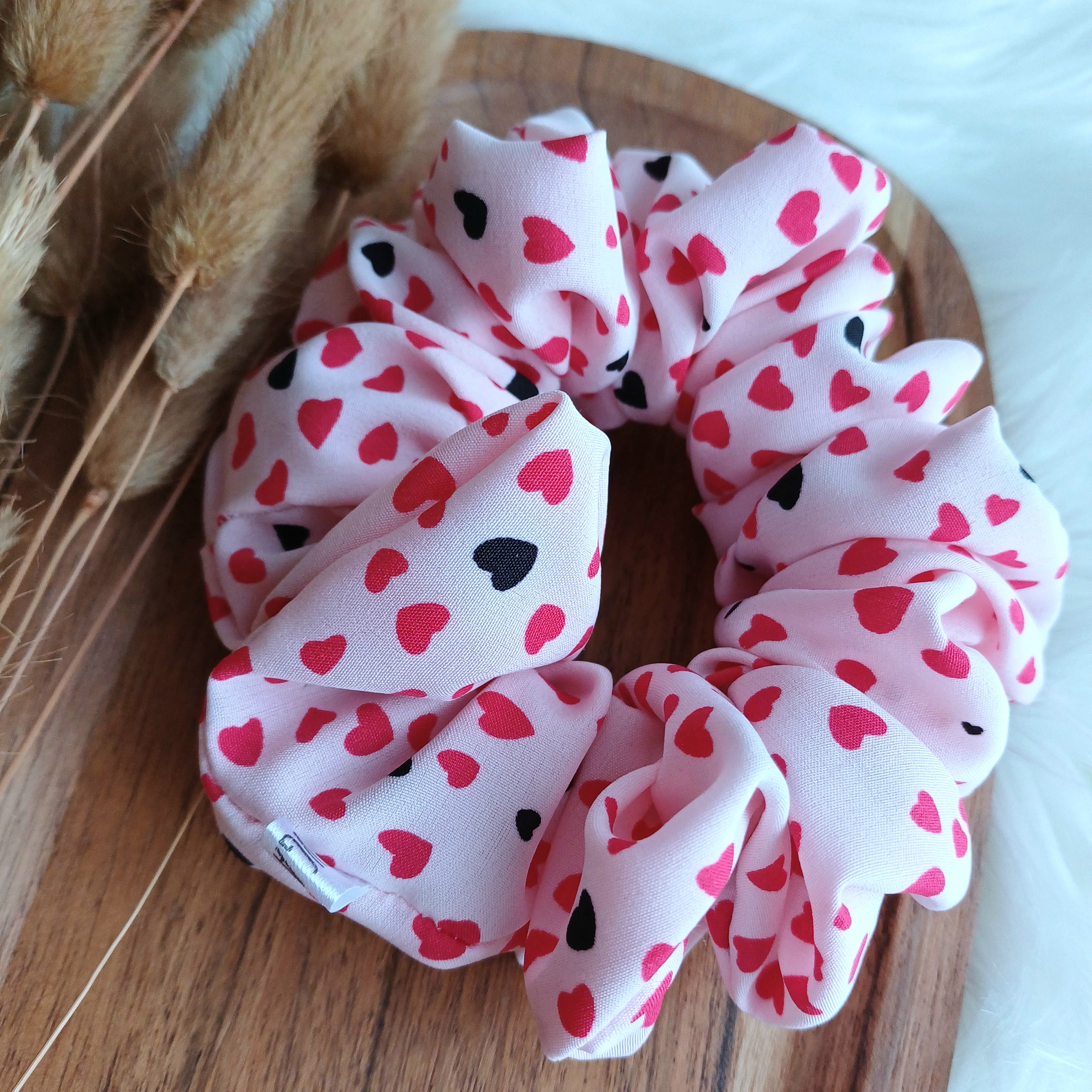 Plaukų gumelės Valentino dienai su širdelėmis