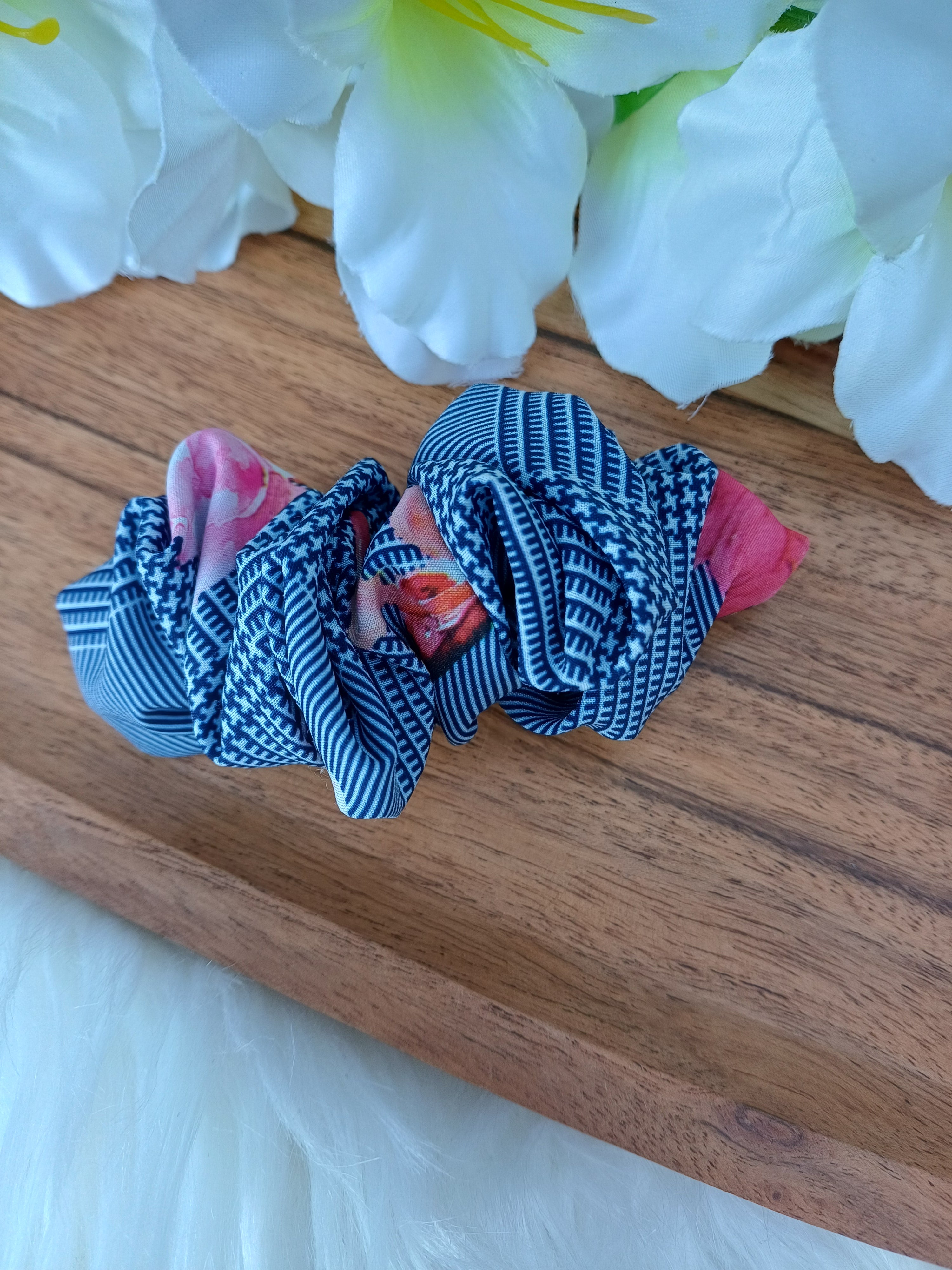 Segtukas "Kvadratai ir gėlės"