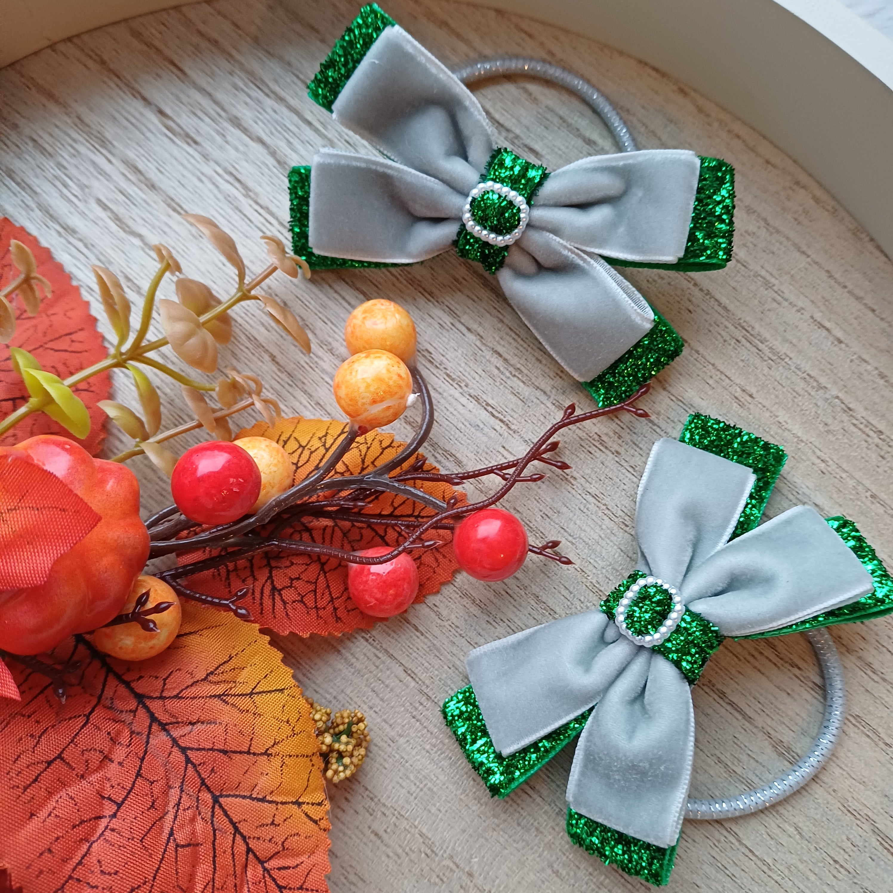 Rankų darbo plaukų gumelės