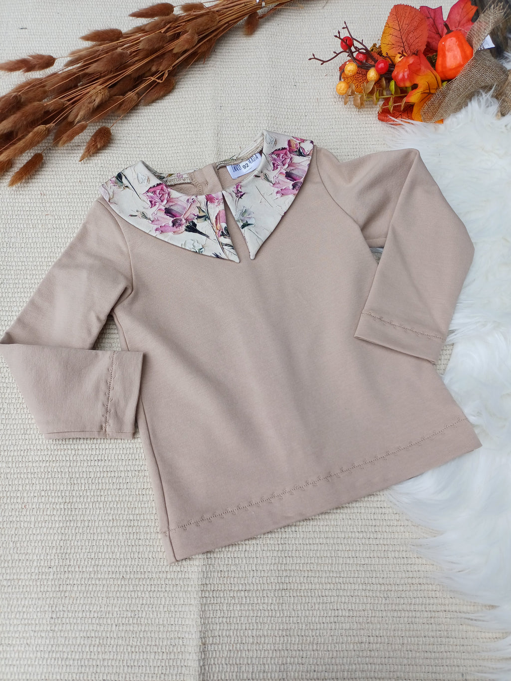 Palaidinė "Gėlės ant kaklo" 92d