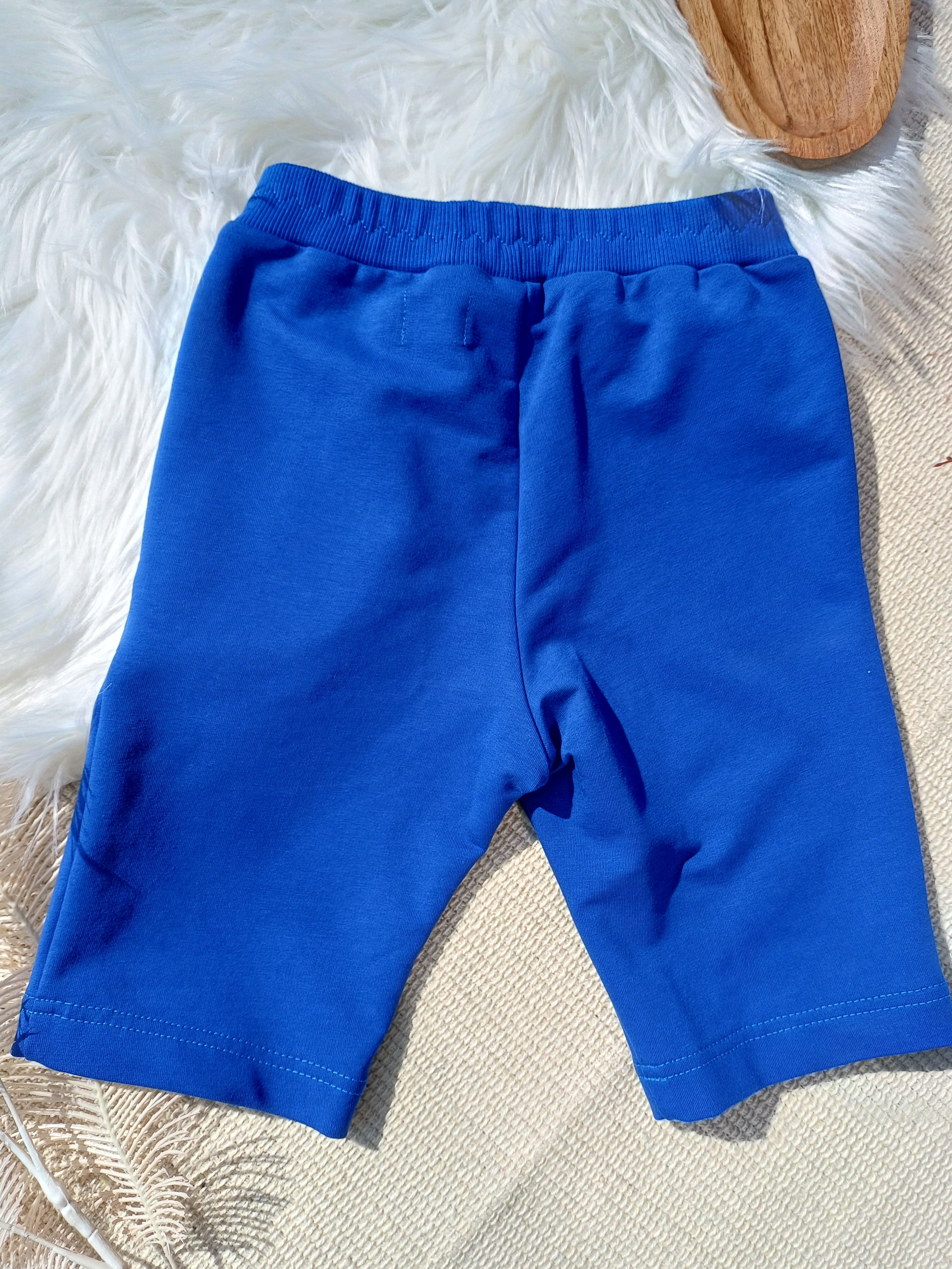 Karališkos mėlynos spalvos šortai 110d