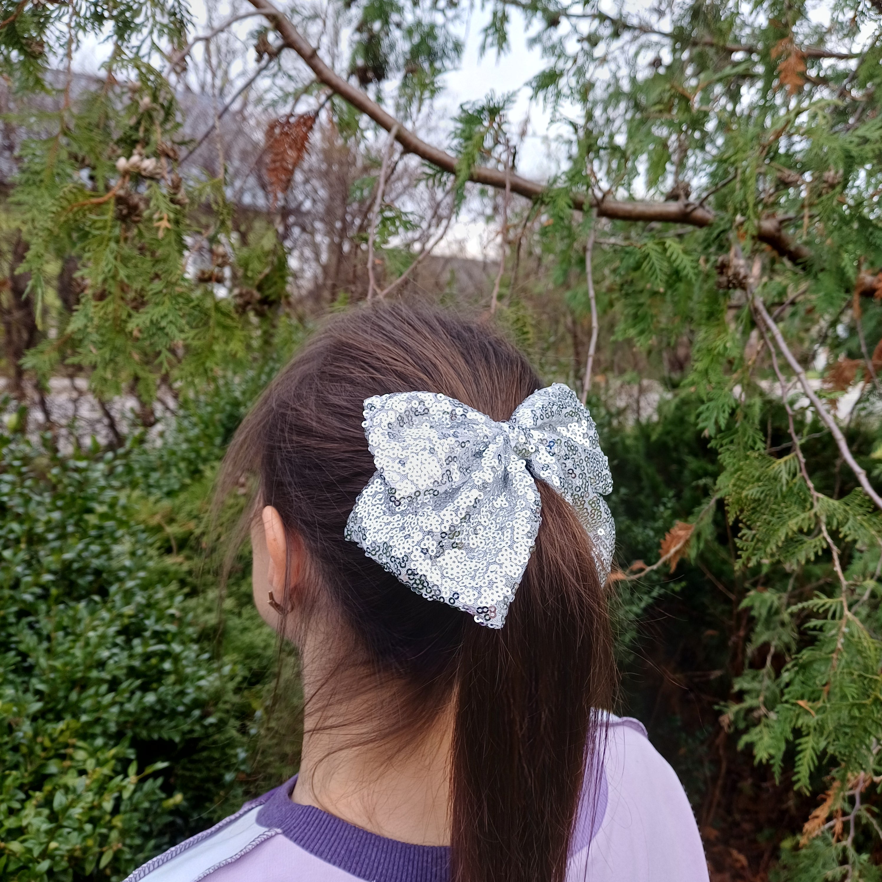 Rankų darbo kaspinas - segtukas - baltas