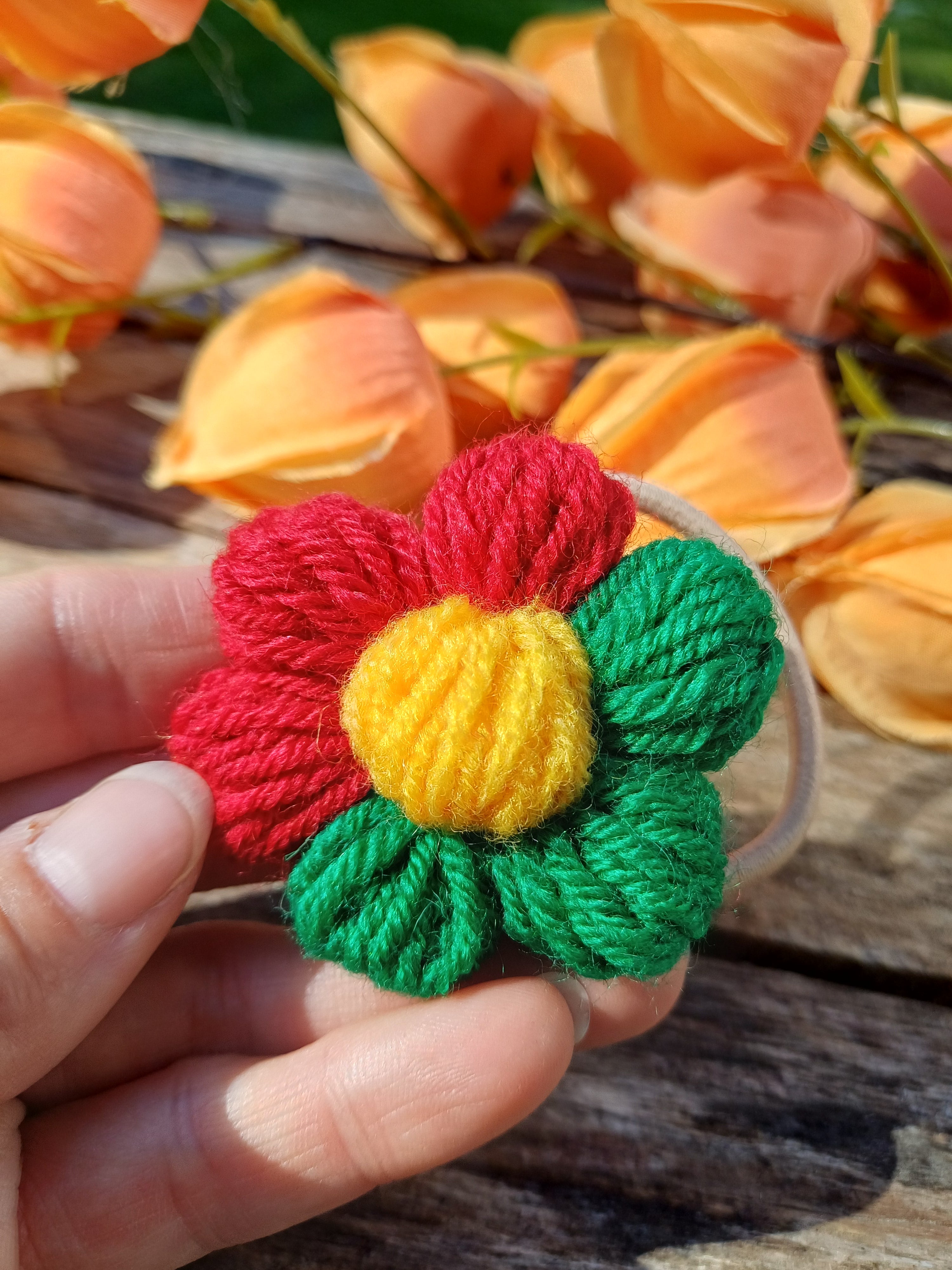 Gumelės po 1vnt su Lietuvos trispalve