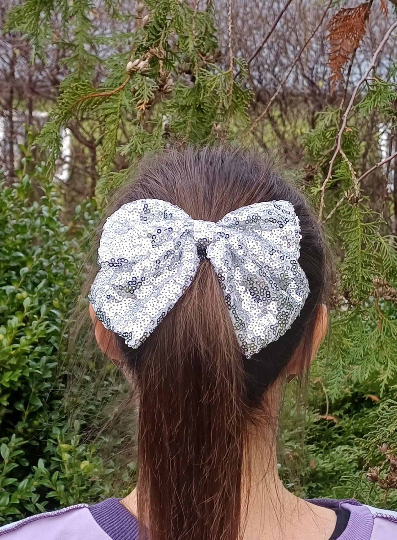 Rankų darbo kaspinas - segtukas - baltas