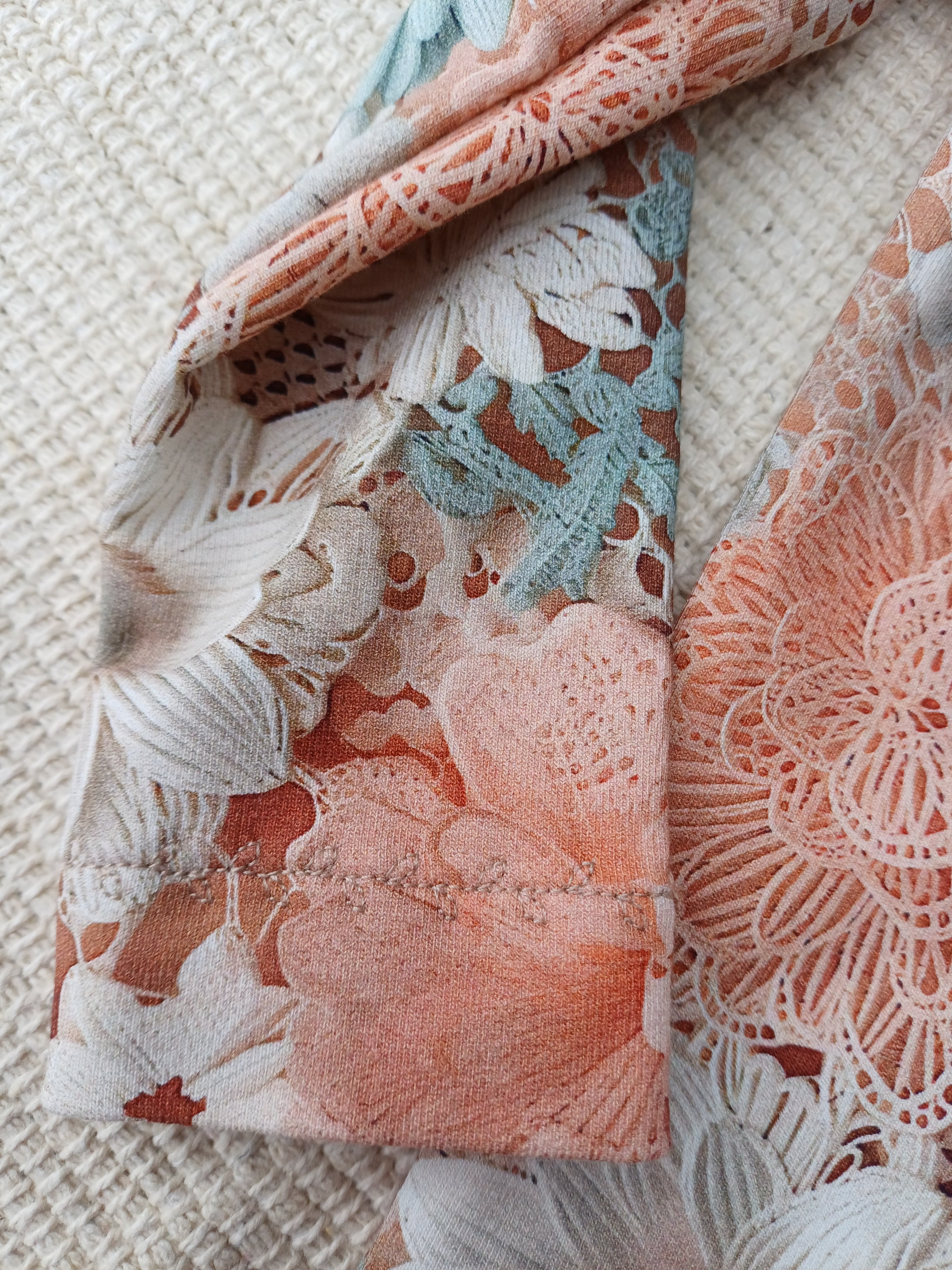 Džemperis "Tamsiaplaukė" 86d