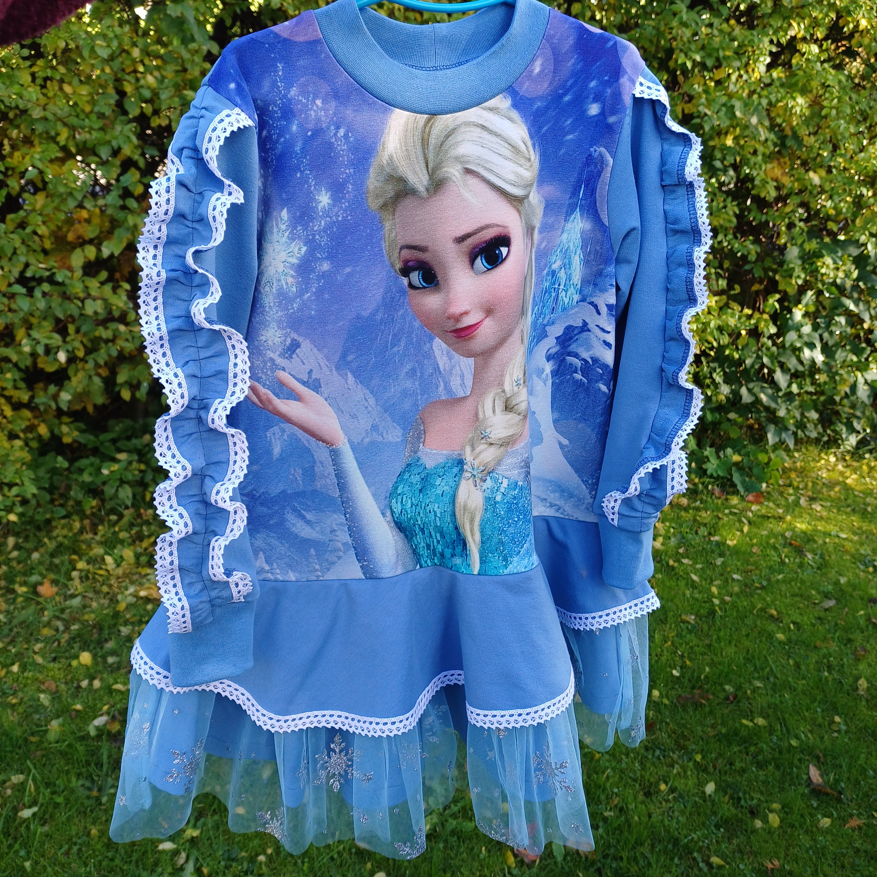 Suknelė "Elza tarp snaigių"