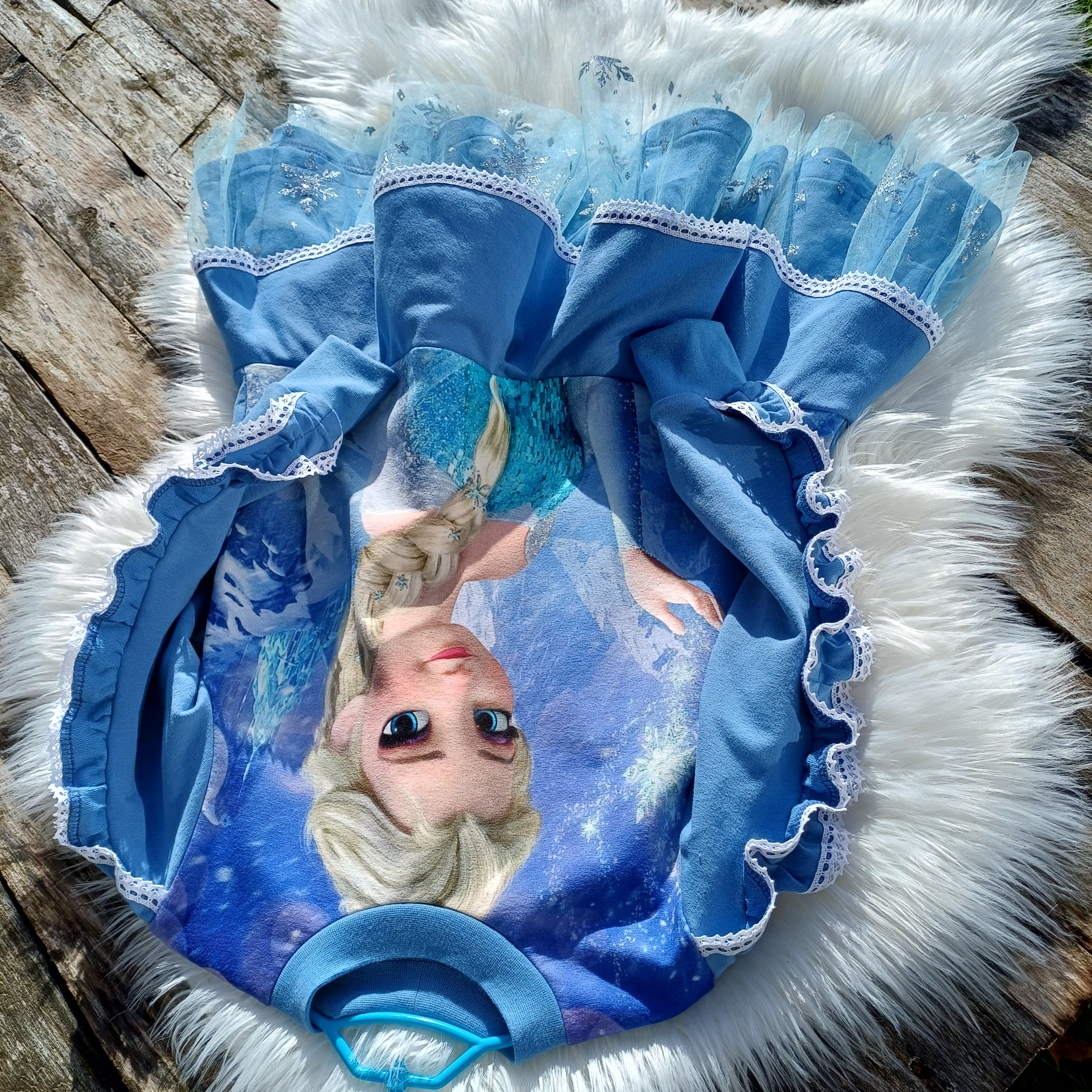 Suknelė "Elza tarp snaigių"