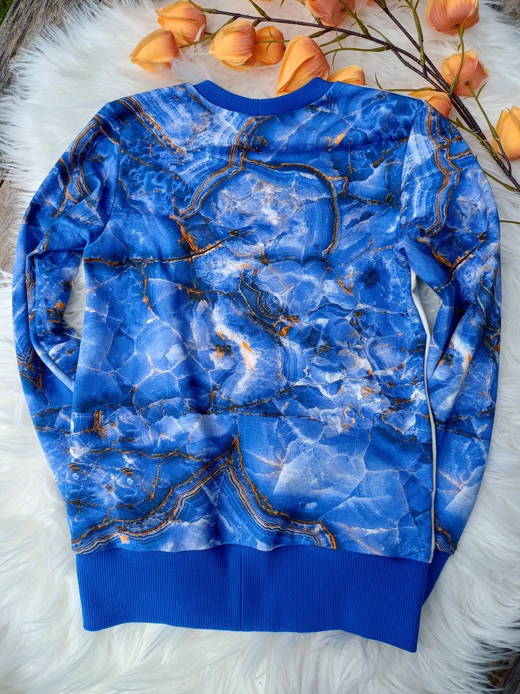 Rankų darbo džemperis mergaitei "Karalaitė" 122d