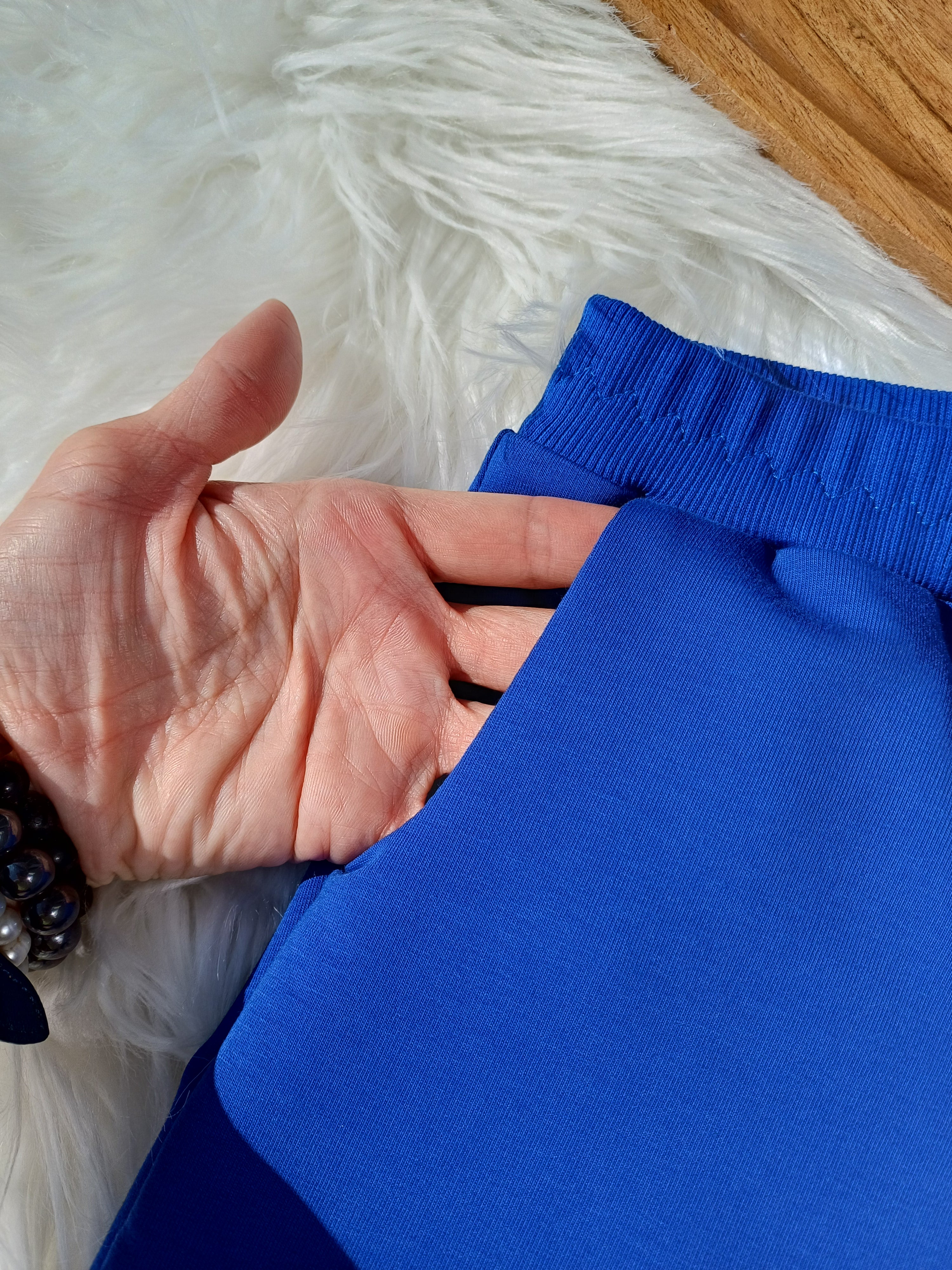 Karališkos mėlynos spalvos šortai 110d