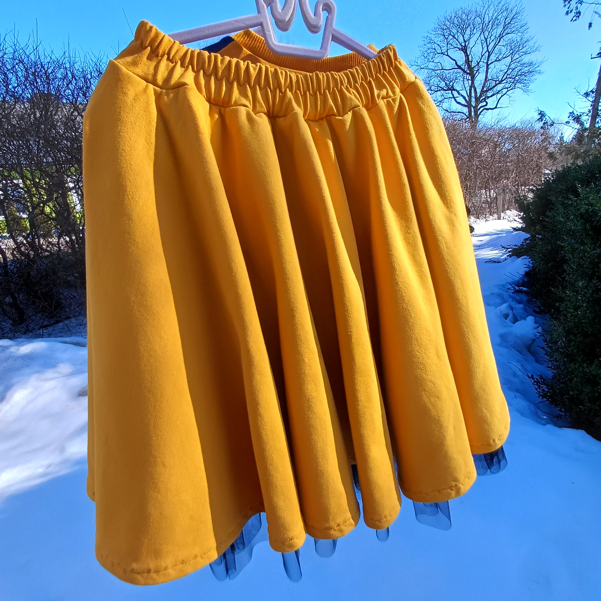 Proginis kostiumėlis mergaitei - Velykų šventei