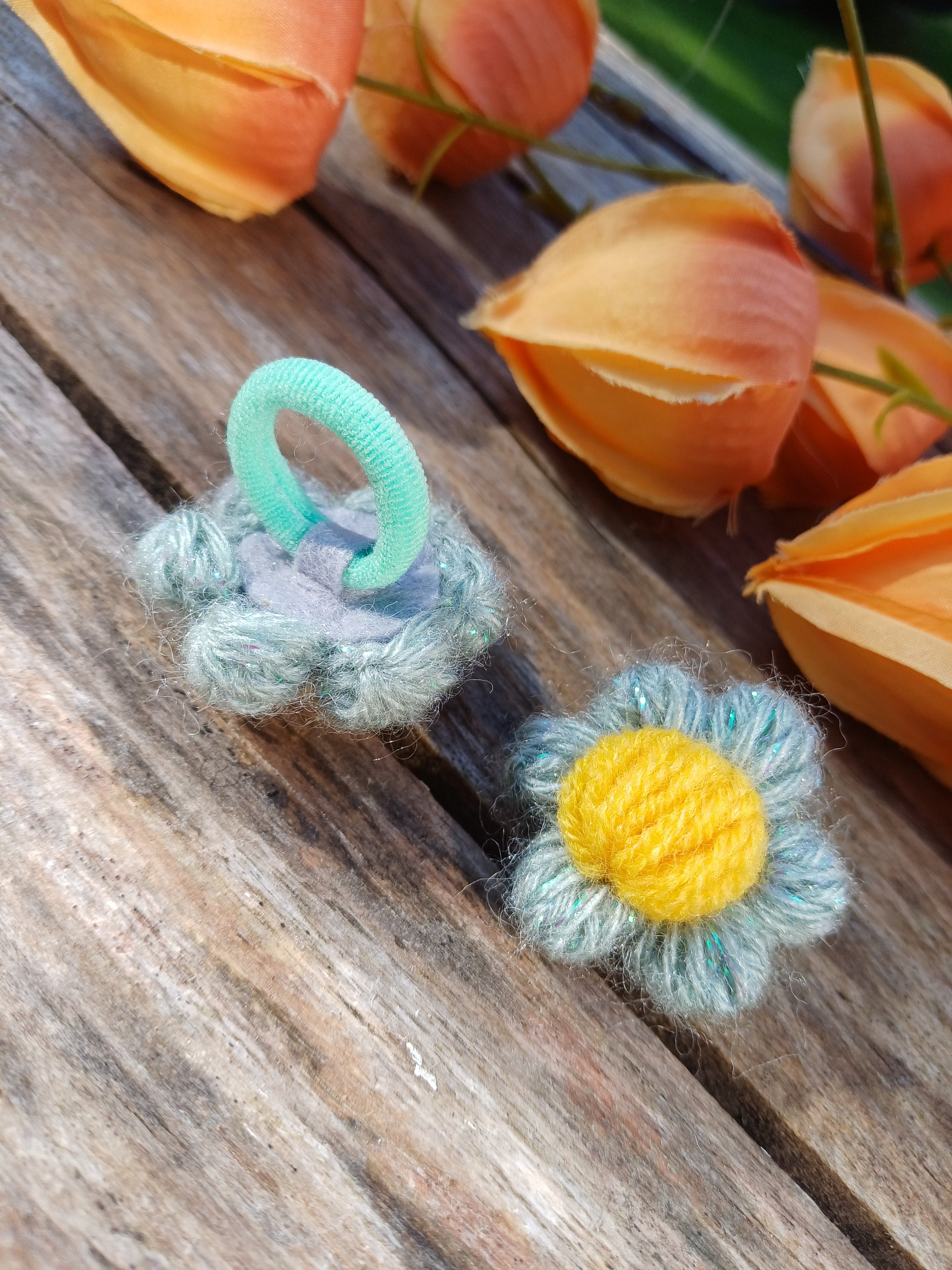 Gumelės alyvinės ir žalsvos su blizgučiais