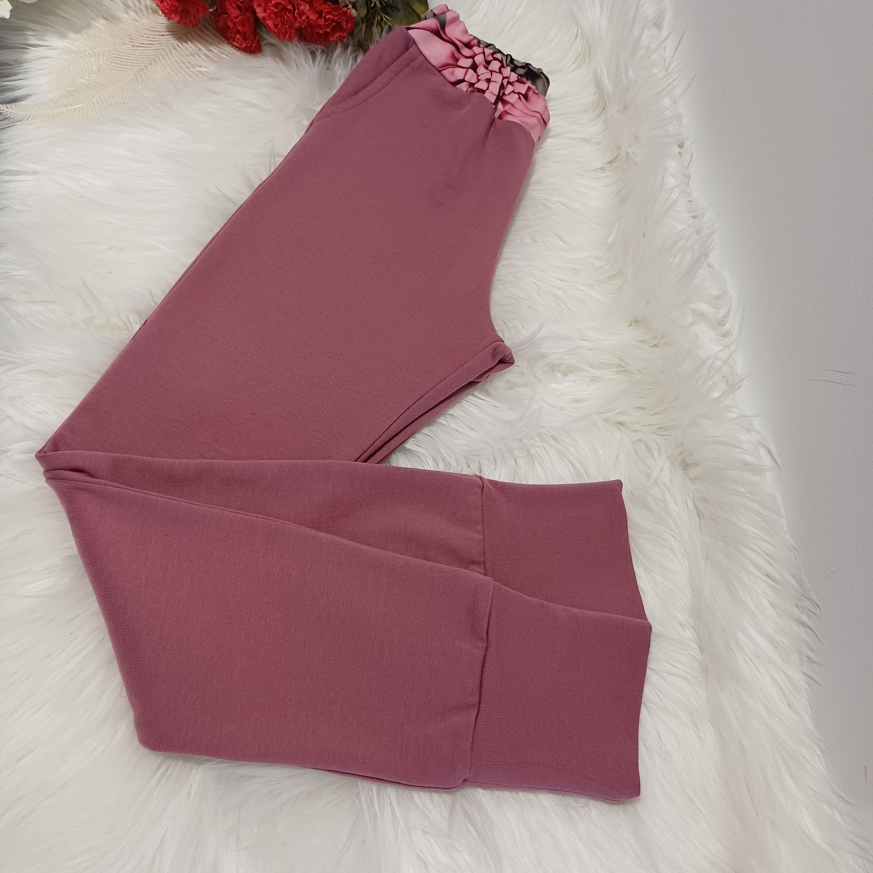 Kelnytės - tymputės su gėlėtu juosmeniu