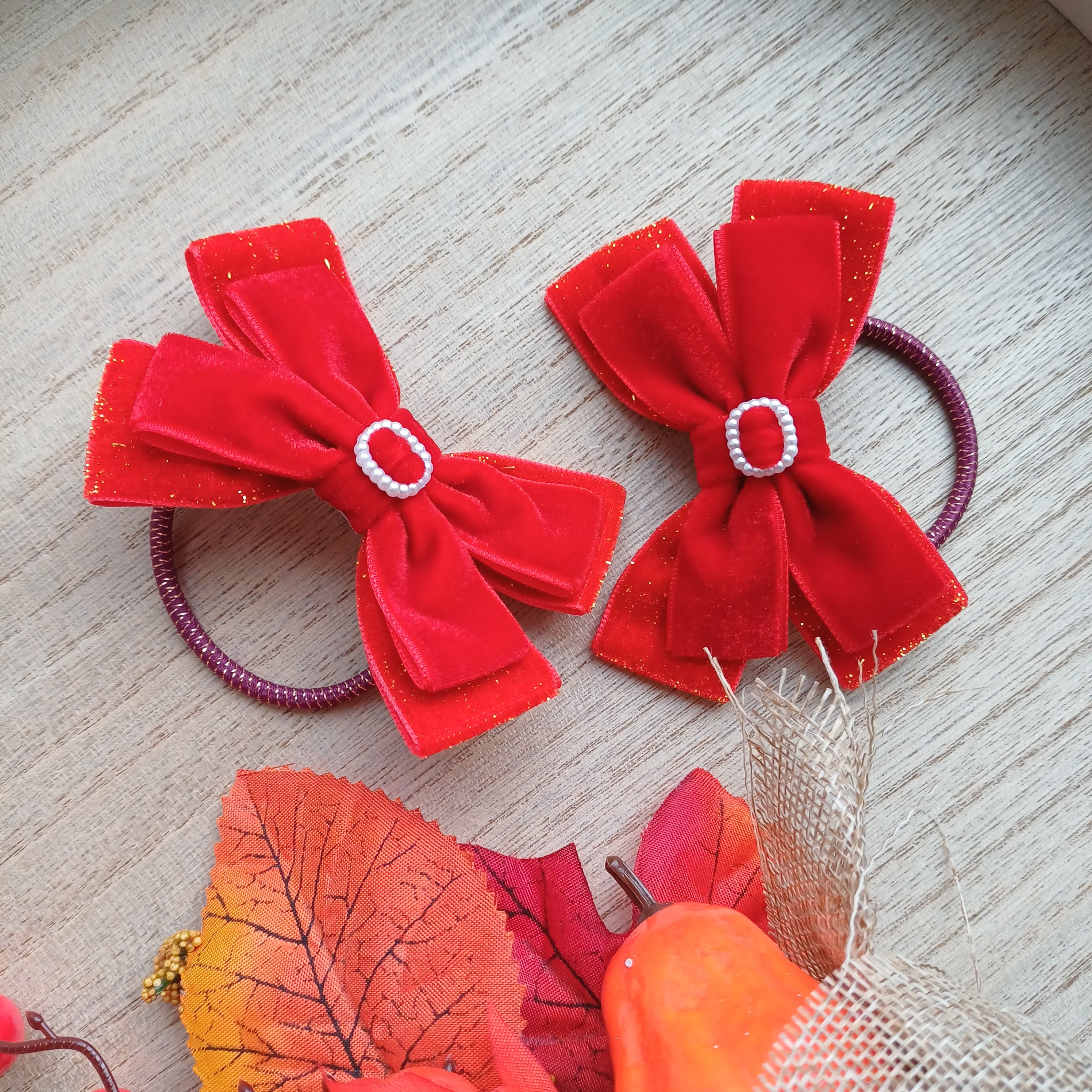 Rankų darbo plaukų gumelės